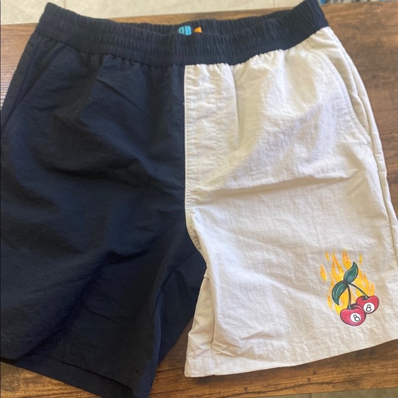 ALab Two-Tone Black and White youth  Shorts size S - Picture 1 of 5